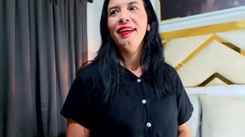 Nicolle  online show from July 25, 11:39 am
