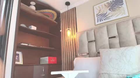 Nicolle  online show from September 15, 12:24 pm