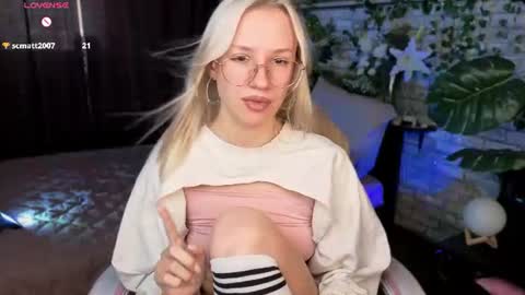 Angelica online show from July 25, 2:35 pm