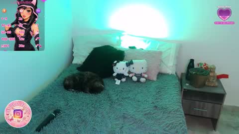 A N G E L A  E L L I S S   online show from March 17, 5:06 pm