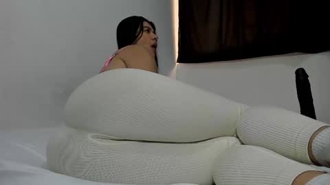 Angela online show from February 5, 3:20 pm