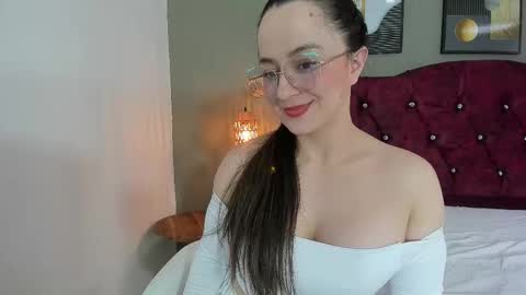 angela_nix online show from December 19, 5:16 pm