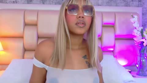 Angela Roberts online show from May 4, 8:56 pm