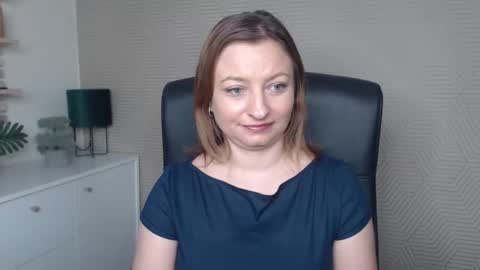 Angela online show from November 27, 7:00 am