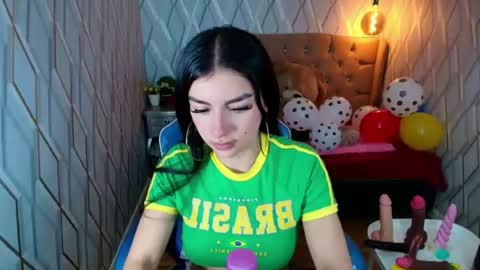 Angel online show from June 25, 3:02 pm