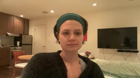 angeleleven11 online show from December 18, 1:32 am