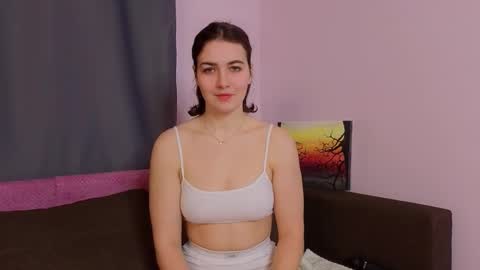 Roxi online show from March 2, 7:20 pm