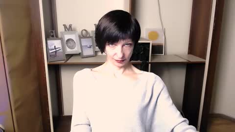 Angelina online show from November 17, 8:15 am