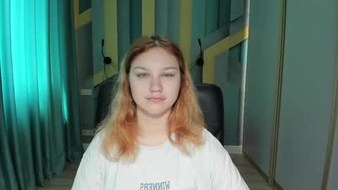 AngelinaLow online show from May 4, 11:25 am
