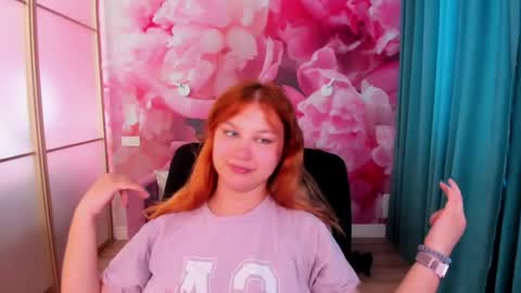 AngelinaLow online show from June 19, 12:08 pm