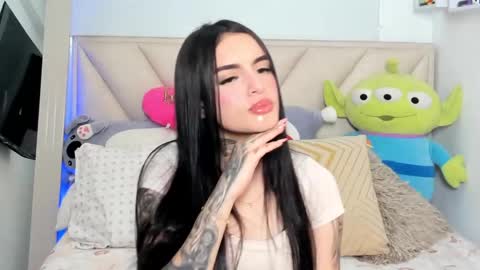 Angeline Smith  online show from February 24, 7:30 pm