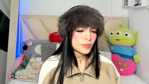 Angeline Smith  online show from March 6, 6:41 am