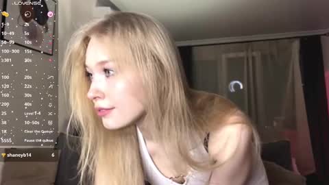 Snapshot of angelkissmee chatting on January 30, 3:19 pm angelkissmee online show from January 30, 3:19 pm