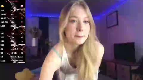 Snapshot of angelkissmee chatting on March 7, 3:49 pm angelkissmee online show from March 7, 3:49 pm