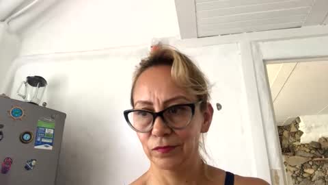 Snapshot of angelycute476334 chatting on September 29, 7:08 pm angelycute476334 online show from September 29, 7:08 pm
