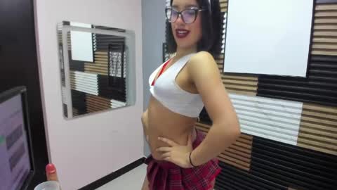 angelytorres_ online show from April 30, 7:30 pm