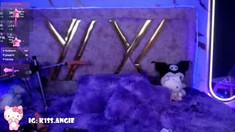 Snapshot of angie_boo_ chatting on October 22, 5:23 am Angie online show from October 22, 5:23 am