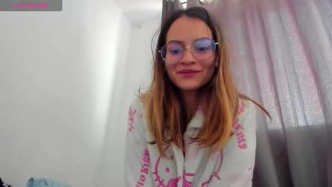 AngiePirs online show from December 15, 3:17 pm