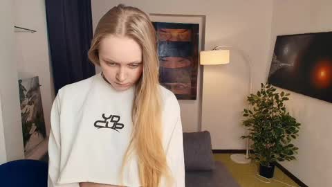 Violet online show from April 29, 11:02 am