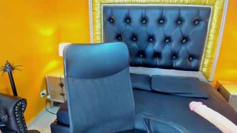 Snapshot of anievans_ chatting on March 5, 10:33 am Ani Time schedule 0600 - 1400 GMT -5 online show from March 5, 10:33 am