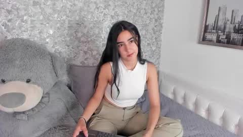 anika_h online show from April 8, 12:29 pm
