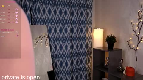 Alice online show from October 18, 3:59 pm