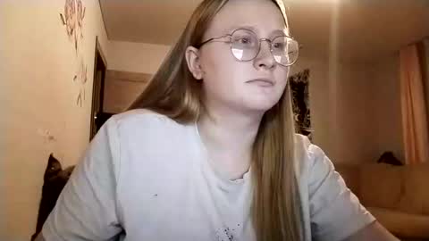 Anika online show from October 7, 1:32 am