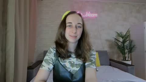 anikabloom online show from January 31, 8:12 pm