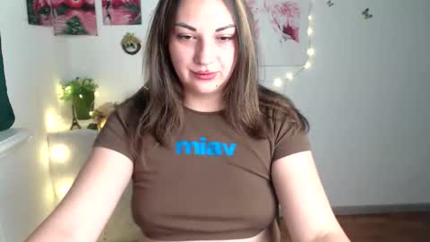 Snapshot of anitaa_a chatting on September 10, 6:02 am anitaa_a online show from September 10, 6:02 am