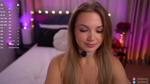 Im Anita thumb up me please its important online show from September 10, 10:21 pm