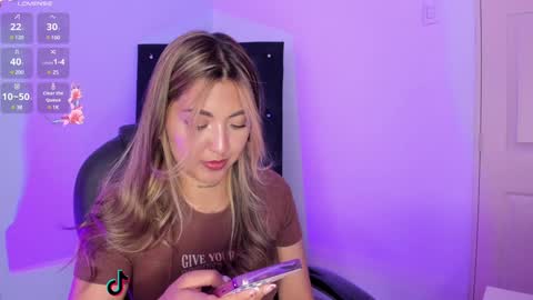 Snapshot of anna_loveu chatting on January 9, 4:06 pm Ana Lucia online show from January 9, 4:06 pm