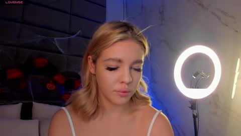 Anna online show from October 29, 1:54 am