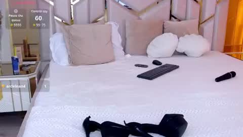 annabellewest online show from July 26, 5:04 am