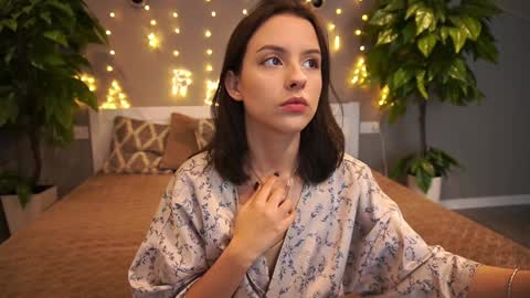 Anna online show from January 7, 9:25 pm