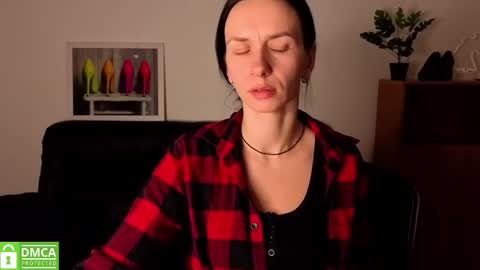 Anna online show from March 7, 1:18 pm