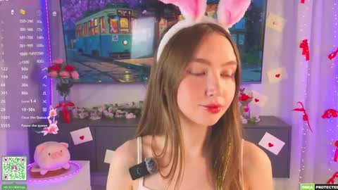 Holly Molly Im Polly online show from May 1, 7:50 pm