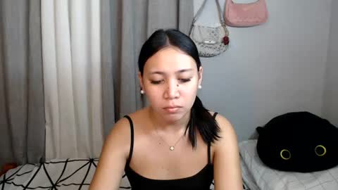 anne_chanelx online show from July 15, 3:44 am