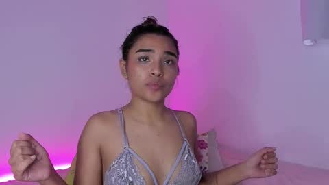 Snapshot of annebull_ chatting on September 27, 11:17 am Anne online show from September 27, 11:17 am