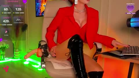 Snapshot of annes_secrettemple chatting on October 19, 7:05 pm Annes online show from October 19, 7:05 pm
