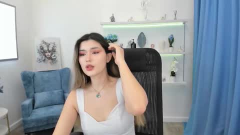 Snapshot of annetli chatting on September 30, 4:40 am annetli online show from September 30, 4:40 am