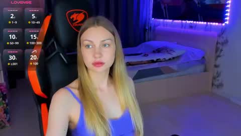 Annie online show from August 2, 9:07 pm
