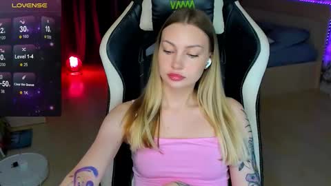 Annie online show from October 14, 6:27 am