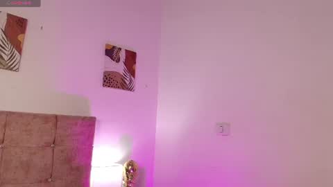 Annie Bonnie   online show from July 7, 11:46 am