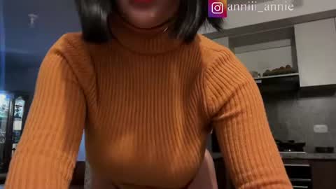 JEANNE no olvides seguirme dont forget follow me  uu online show from July 8, 12:02 am
