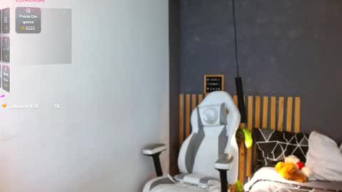 Annie Volker online show from December 22, 4:15 am