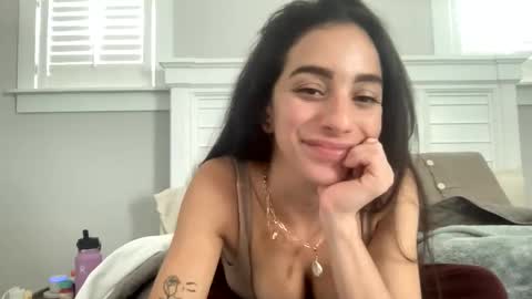 annie_xxx111 online show from November 10, 8:59 pm