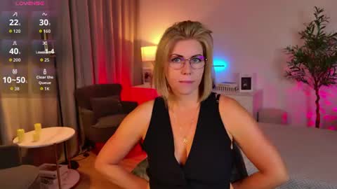 Annie online show from August 6, 6:53 am