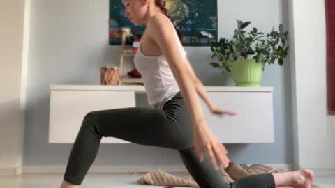 Snapshot of anntics_ chatting on September 18, 4:00 am N  antics online show from September 18, 4:00 am