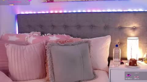 Antonella Lee online show from November 4, 9:20 pm