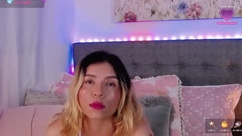 Snapshot of anntonellalee chatting on October 7, 10:25 pm Antonella Lee online show from October 7, 10:25 pm